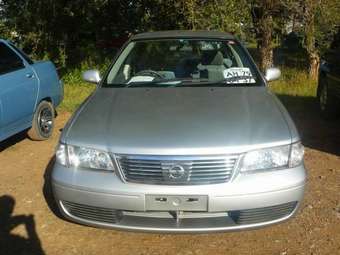 2002 Nissan Sunny Pictures