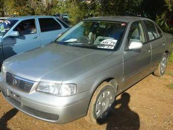 2002 Nissan Sunny Pictures