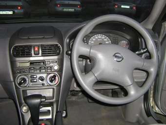 2002 Nissan Sunny Photos