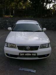 2002 Nissan Sunny Photos