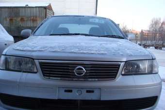 2002 Nissan Sunny Pictures