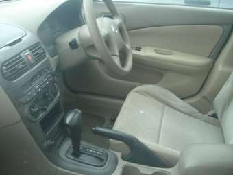 2002 Nissan Sunny Pics