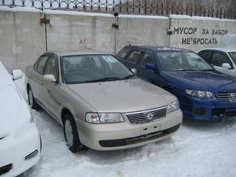 2002 Nissan Sunny Pictures