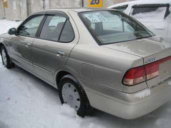 2002 Nissan Sunny Pictures