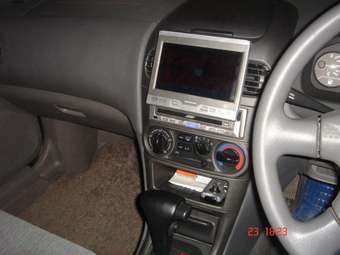 2002 Nissan Sunny Pictures