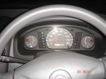 2002 Nissan Sunny Photos