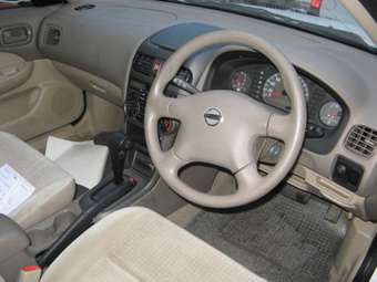 2002 Nissan Sunny Pics