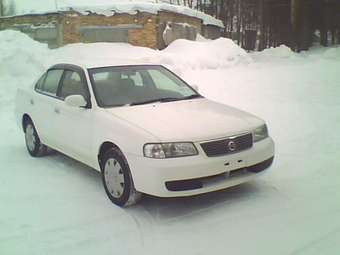 2002 Nissan Sunny Pictures