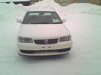 2002 Nissan Sunny Pics