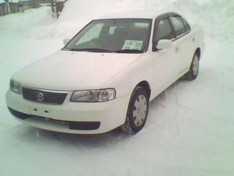 2002 Nissan Sunny Pictures