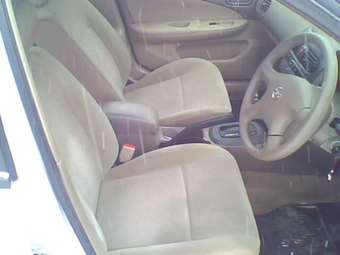 2002 Nissan Sunny Pictures