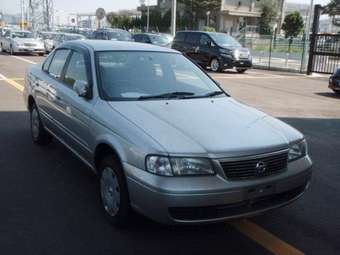 2002 Nissan Sunny Photos