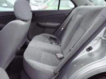 2002 Nissan Sunny Pictures
