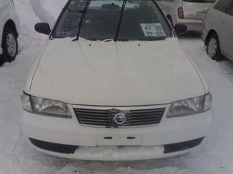 2002 Nissan Sunny Pictures