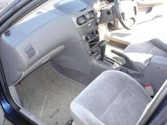 2002 Nissan Sunny Photos