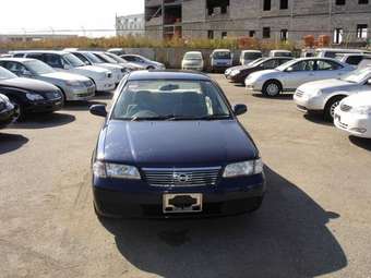 2002 Nissan Sunny Photos