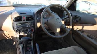 2002 Nissan Sunny Pictures