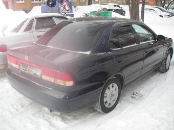 2002 Nissan Sunny Photos