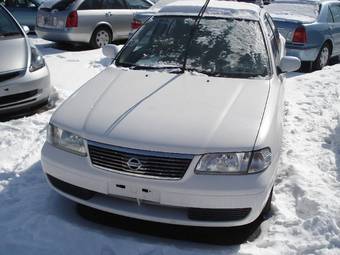 2002 Nissan Sunny Pictures