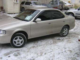 2002 Nissan Sunny Photos