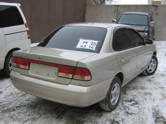 2002 Nissan Sunny Pictures