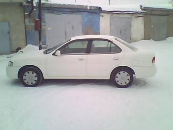 2002 Nissan Sunny Images