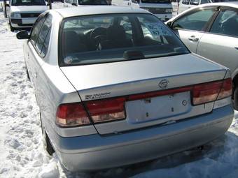 2002 Nissan Sunny Pictures