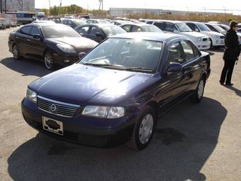 2002 Nissan Sunny Pictures