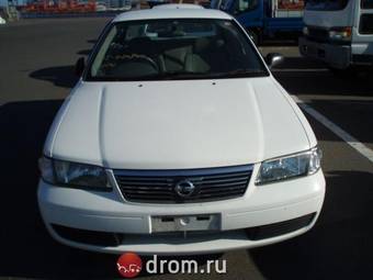 2002 Nissan Sunny Pictures