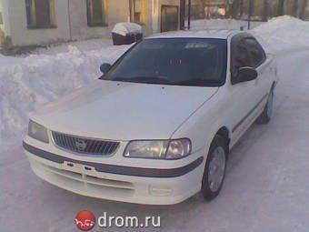 2002 Nissan Sunny Pictures