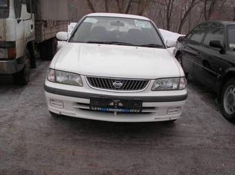 2002 Nissan Sunny Pics