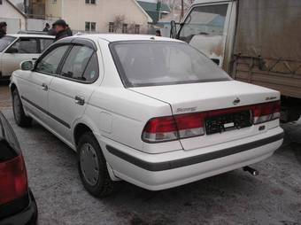 2002 Nissan Sunny Photos