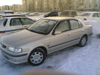 2002 Nissan Sunny Pictures