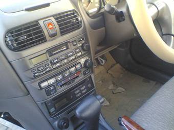 2002 Nissan Sunny Pics