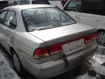 2002 Nissan Sunny Photos