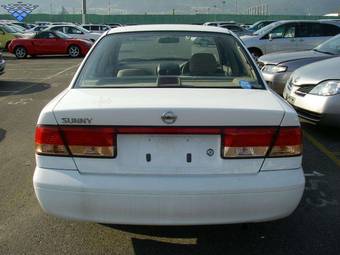 2002 Nissan Sunny Photos