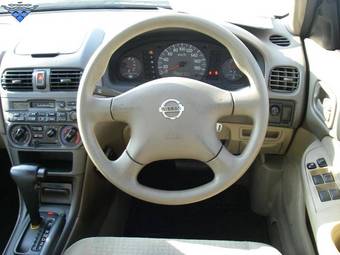 2002 Nissan Sunny Wallpapers