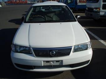 2002 Nissan Sunny Pictures