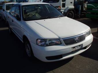 2002 Nissan Sunny Photos