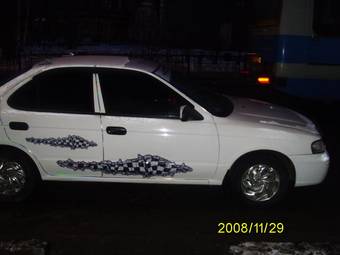 2002 Nissan Sunny Pictures