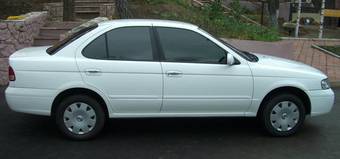 2002 Nissan Sunny Photos