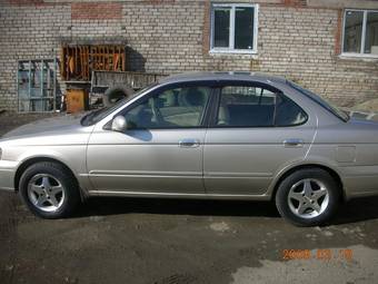 2002 Nissan Sunny Photos