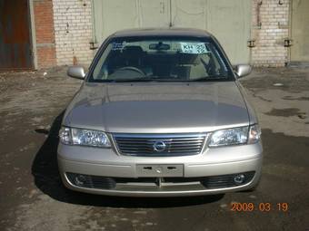 2002 Nissan Sunny Photos