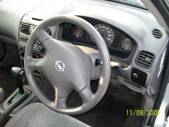 2002 Nissan Sunny Photos