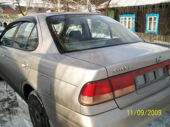 2002 Nissan Sunny Photos