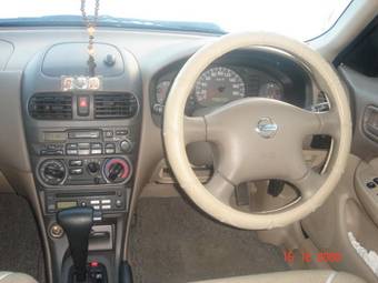 2002 Nissan Sunny Images