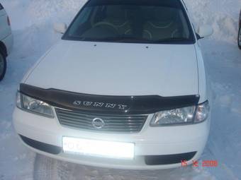 2002 Nissan Sunny Photos