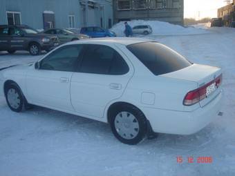 2002 Nissan Sunny Photos