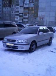 2002 Nissan Sunny Pictures