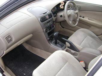 2002 Nissan Sunny Photos